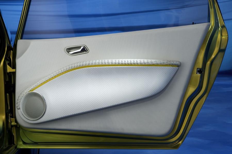  Mercedes-Benz Bionic Concept 2005 года  (фото 15 из 22)